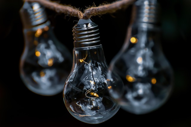 Jak skutecznie zmodernizować małą łazienkę bez jej powiększania?