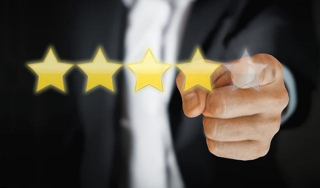 Opinie klientów jako narzędzie marketingowe: Jak wykorzystać feedback do rozwoju firmy